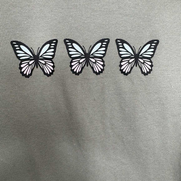 Girls Butterfly graphic crop top - Picture 3 of 4